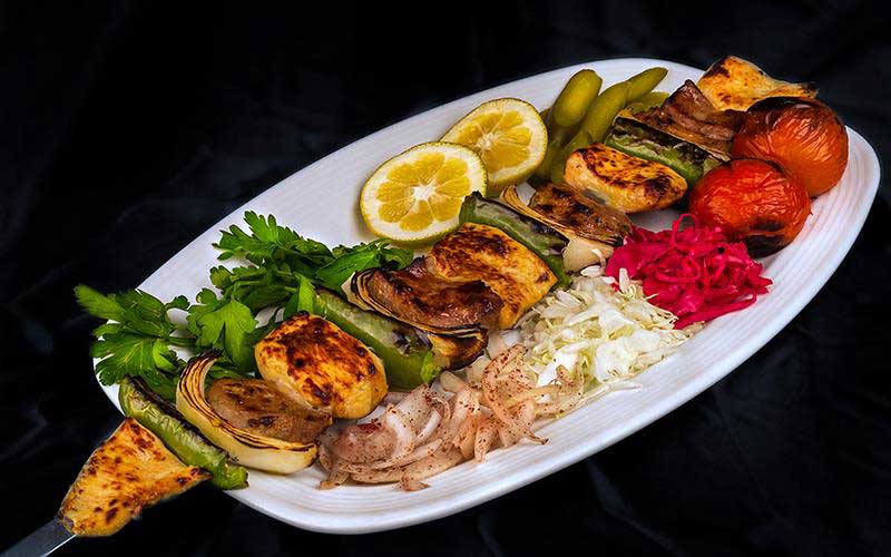 هویت ایرانی، غذای ایرانی در کبابی گلپایگانی